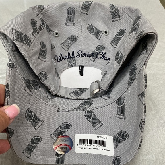 Boston Red Sox 2018 World Series Champions hat - Picture 3 of 5